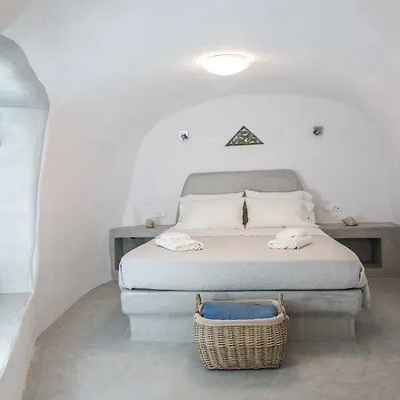 Omikron By Theodora Suites Hotel