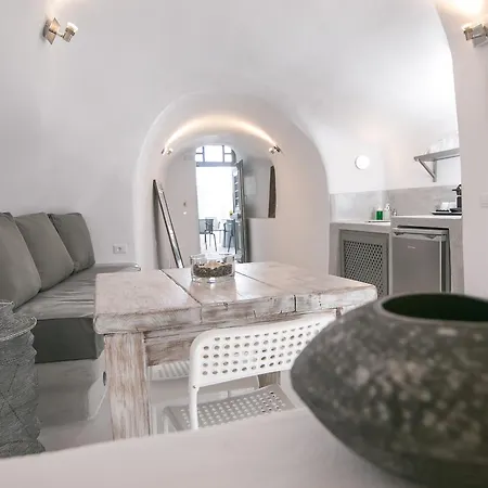 Omikron By Theodora Suites * Oia