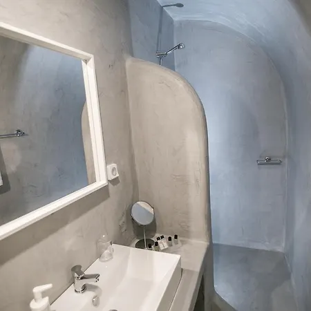 Omikron By Theodora Suites Hotel